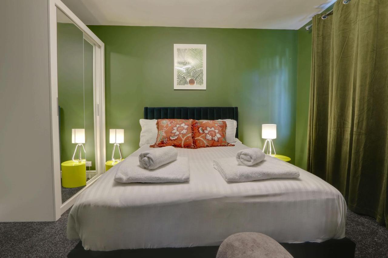 #Upmarket, Exceptional 4 Bed House, With Free Parking, Close To Amenities And Supermarkets Sheffield Esterno foto