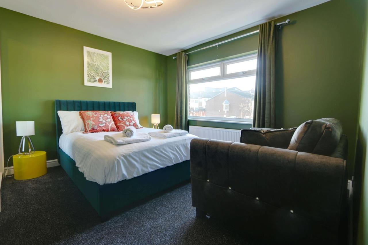 #Upmarket, Exceptional 4 Bed House, With Free Parking, Close To Amenities And Supermarkets Sheffield Esterno foto