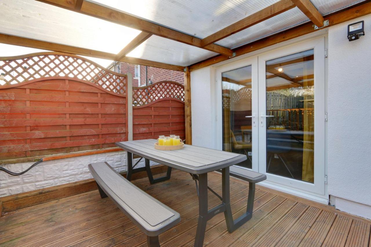 #Upmarket, Exceptional 4 Bed House, With Free Parking, Close To Amenities And Supermarkets Sheffield Esterno foto