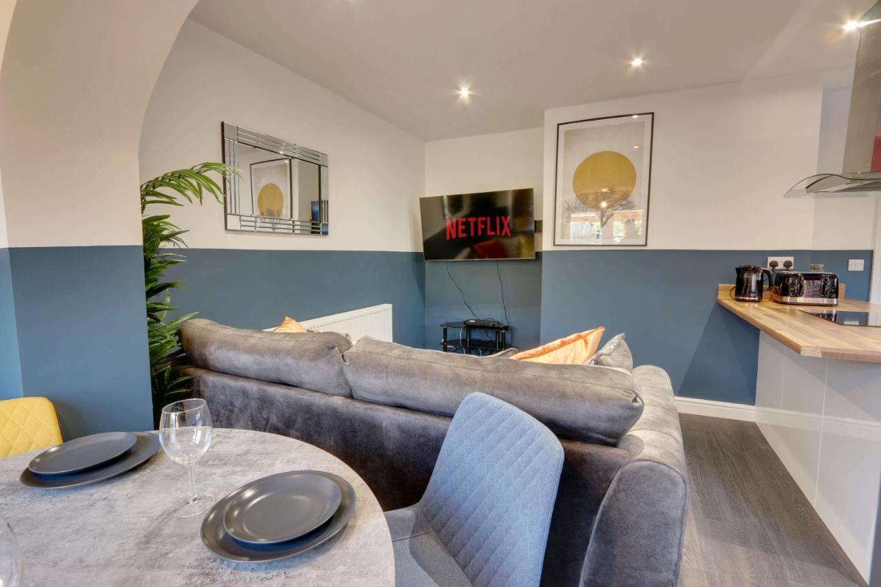 #Upmarket, Exceptional 4 Bed House, With Free Parking, Close To Amenities And Supermarkets Sheffield Esterno foto